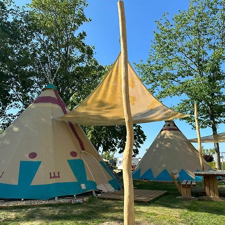 Tipi Illinois Apartment Falkenberg/Elster Ngoại thất bức ảnh